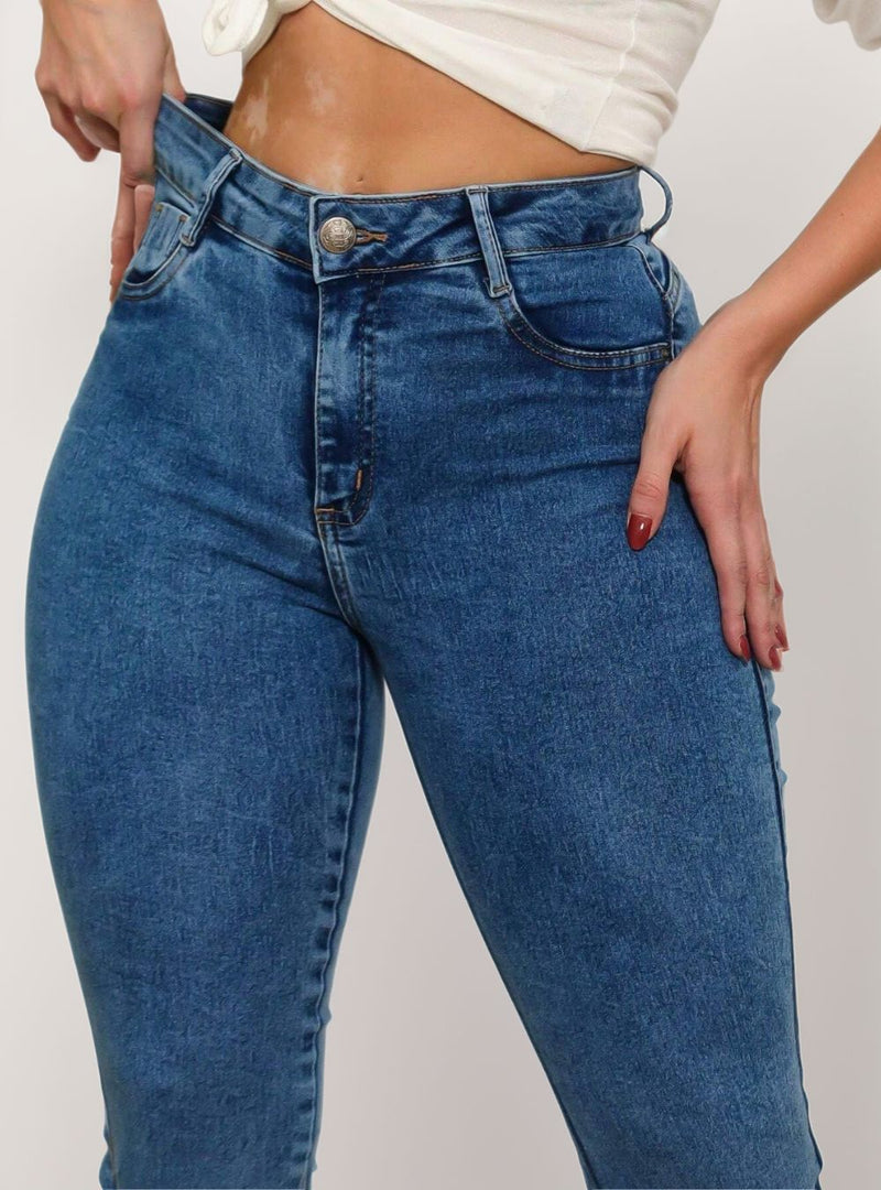 Calça Jeans Lavagem Média Com Elastano Cintura Alta